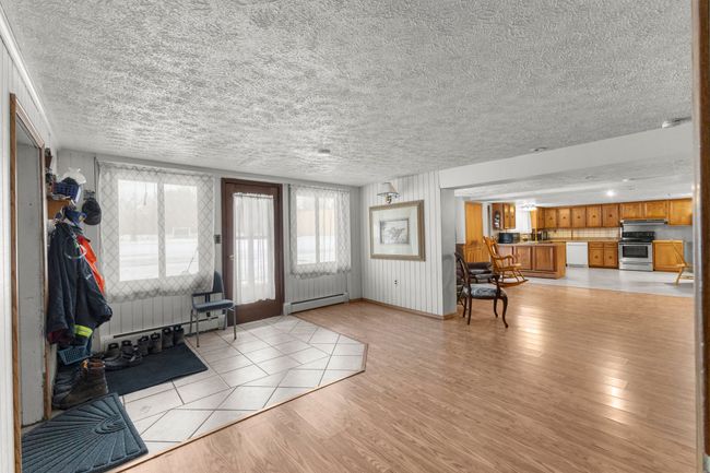 Lower level entry | Image 13