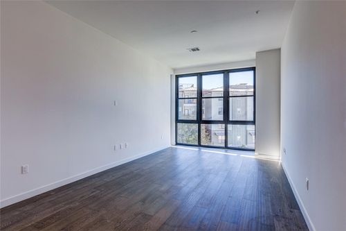 apt-233-800 Embassy Dr, Austin, TX, 78702-2786 | Card Image