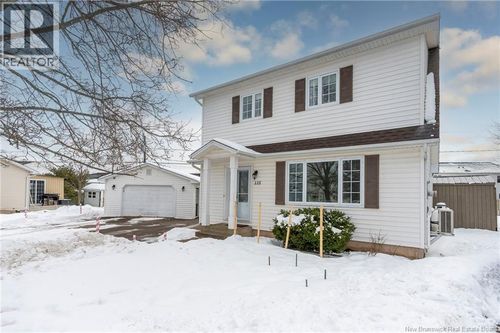 135 Morningside Dr, Moncton, NB, E1G1Z2 | Card Image