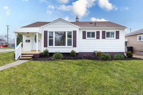 29940 Commonwealth St, Roseville, MI, 48066-1987 | Card Image