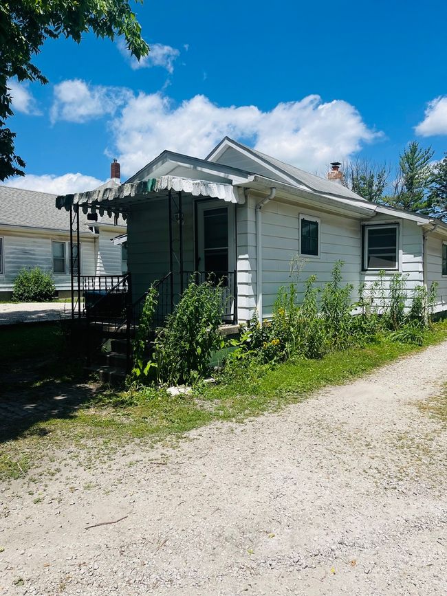 1213 E Main St, House other with 1 bedrooms, 1 bathrooms and 6 parking in Streator IL | Image 18