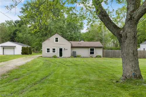 5434 Clay St, Louisville, OH, 44641-9347 | Card Image