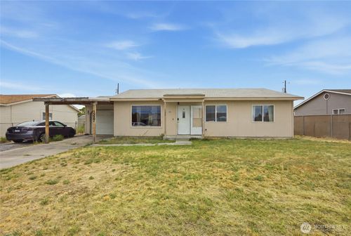 1227 Lowry St, Moses Lake, WA, 98837-3103 | Card Image