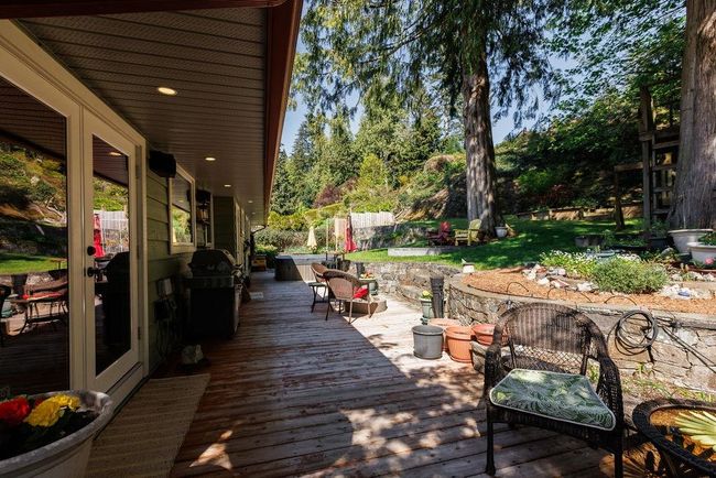 1632 Ymca Road, House other with 3 bedrooms, 1 bathrooms and 3 parking in Gibsons BC | Image 24