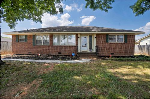 204 W Edison Ave, Muscle Shoals, AL, 35661-1414 | Card Image