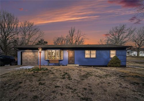 17527 Bellevue Drive, Atchison, KS, 66002 | Card Image