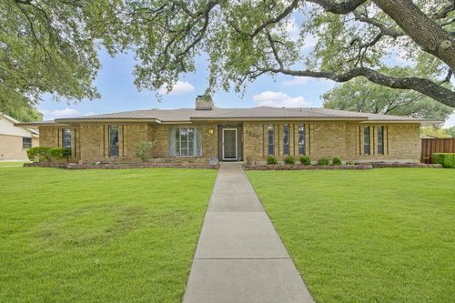 3320 Rolling Knoll Dr, Farmers Branch, TX, 75234-3742 | Card Image