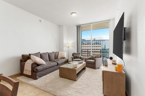 lph-06-550 Okeechobee Blvd, West Palm Beach, FL, 33401-6317 | Card Image