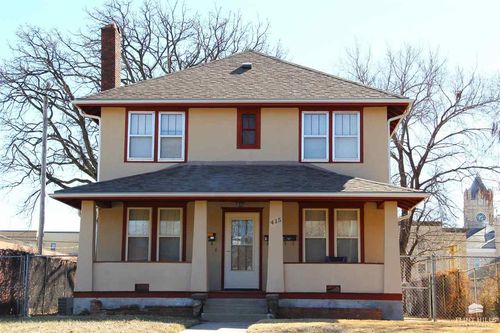 415 Leavenworth St, Manhattan, KS, 66502-5877 | Card Image