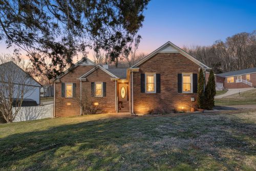 111 Rainier Dr, Columbia, TN, 38401-5929 | Card Image