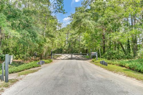 5979 Joseph Blake Ln, Wadmalaw Island, SC, 29487-7157 | Card Image