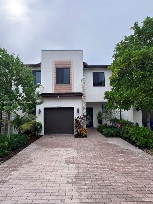 20658 Ne 2nd Ct, Miami, FL, 33179-2992 | Card Image