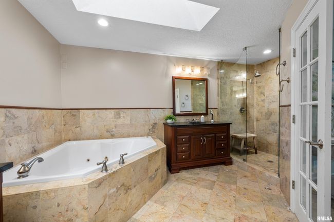 7 Pinehurst Ct, House other with 4 bedrooms, 4 bathrooms and null parking in Coal Valley IL | Image 45