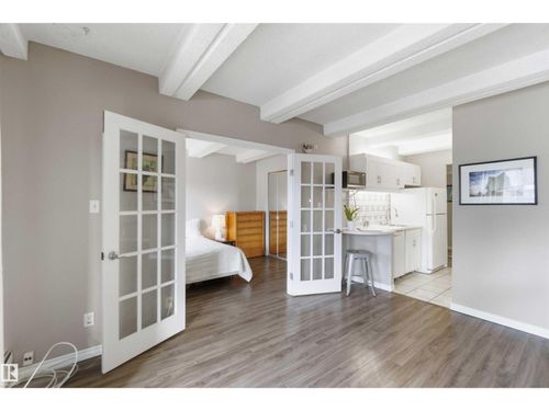 9918 101 St Nw, Edmonton, AB, T5K2L1 | Card Image