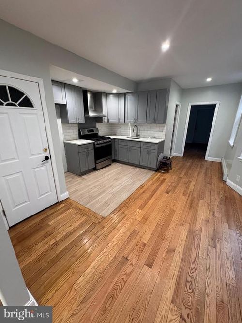 786 Stuyvesant Ave, TRENTON, NJ, 08618-4125 | Card Image