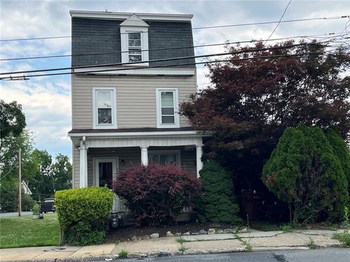 765 3rd St, Whitehall, PA, 18052-6636 | Card Image