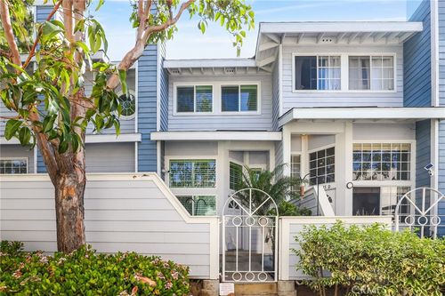 19135 Beachcrest Ln, Huntington Beach, CA, 92646-9003 | Card Image