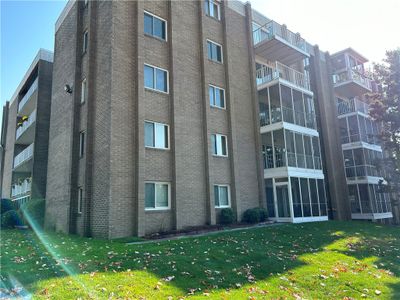 206 - 200 Hoffman Avenue, Condo with 2 bedrooms, 2 bathrooms and 2 parking in Cranston RI | Image 2