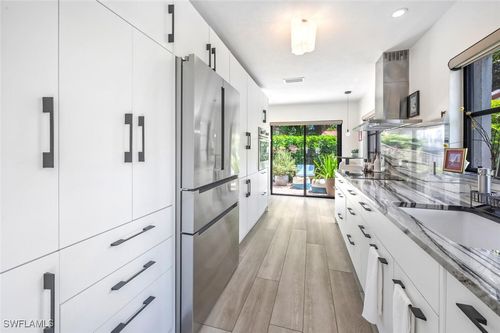 877 Reef Point Cir, NAPLES, FL, 34108-8770 | Card Image