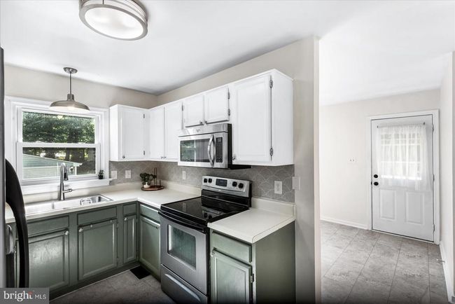 177 Land Or Dr, House other with 3 bedrooms, 3 bathrooms and null parking in Ruther Glen VA | Image 18