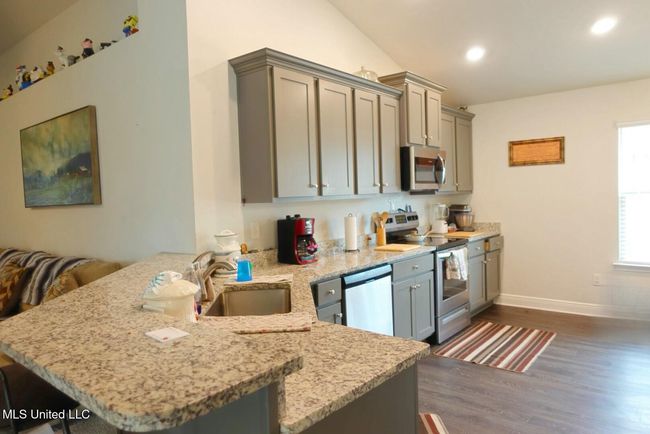 Kitchen | Image 12