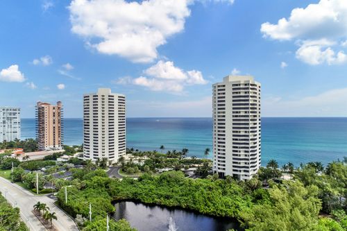 10c-5070 N Ocean Dr, Riviera Beach, FL, 33404-2625 | Card Image