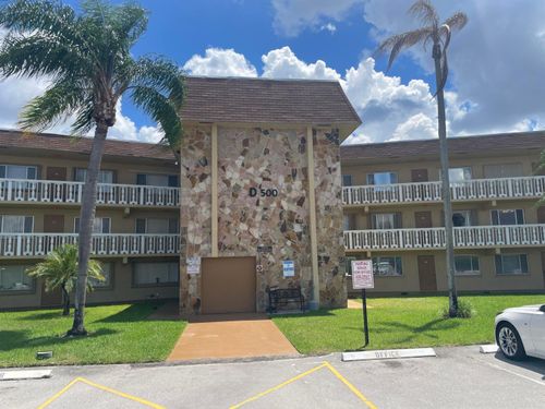 212-500 Village Green Cir W, Palm Springs, FL, 33461-6519 | Card Image