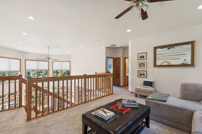 Upper Level Sitting Area | Image 31
