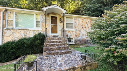 107 Cherokee Avenue, Andrews, NC, 28901 | Card Image