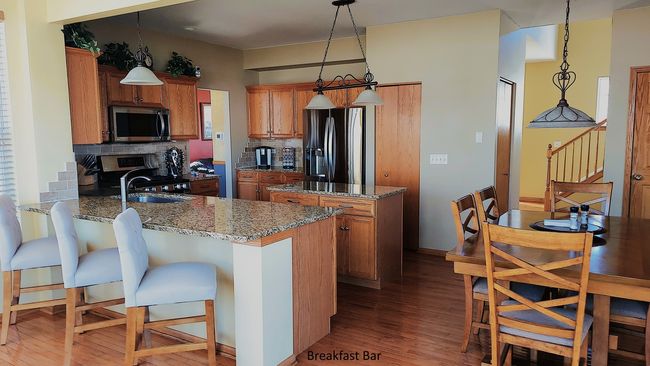 236 Berkshire Ln, House other with 4 bedrooms, 4 bathrooms and 4 parking in Sugar Grove IL | Image 6