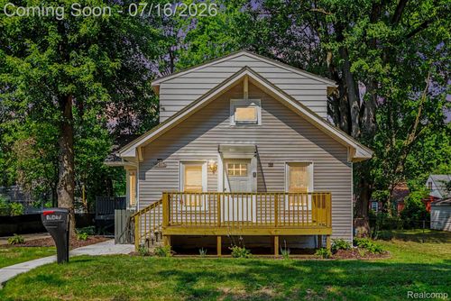 18415 Five Points St, Redford, MI, 48240-1712 | Card Image