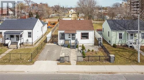 744 Mcdougall St, Windsor, ON, N9A1L8 | Card Image