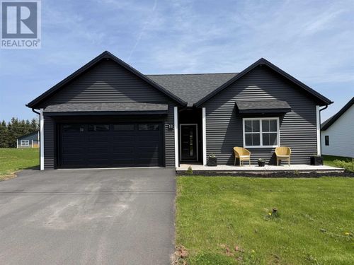 11 Brooklyn Ave, Charlottetown, PE, C1E3S3 | Card Image