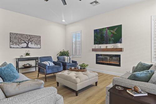 5548 E Via Montoya Dr, Phoenix, AZ, 85054-7149 | Card Image