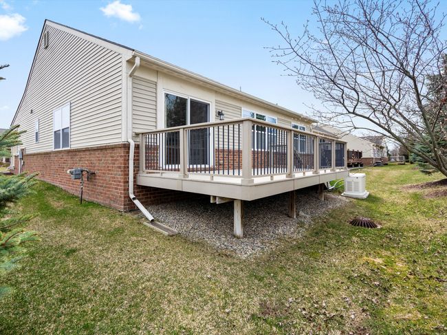 1051 Paddock Ln, Condo with 2 bedrooms, 2 bathrooms and null parking in South Lyon MI | Image 30