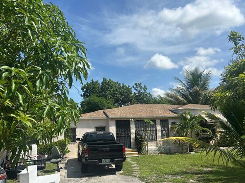 565 Nw 143rd St, Miami, FL, 33168-4113 | Card Image