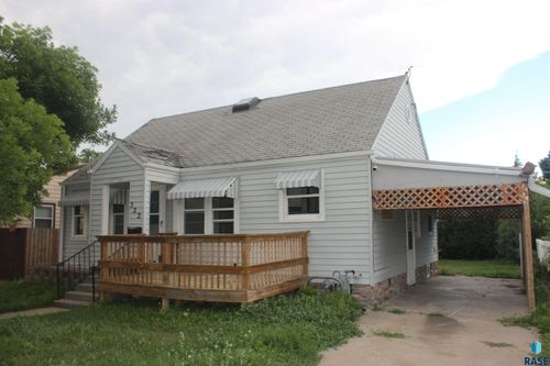 322 S Pawnee St, Pierre, SD, 57501-3136 | Card Image