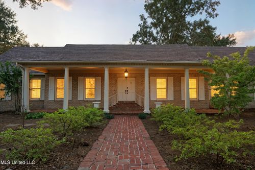 3018 Hammond Hill Rd, Senatobia, MS, 38668-3821 | Card Image