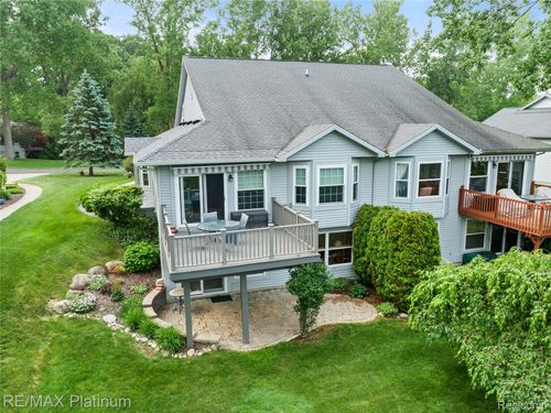 7-2336 Swans Cv, Fenton, MI, 48430-3006 | Card Image