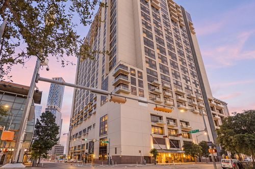 527-555 E 5th St, Austin, TX, 78701-3893 | Card Image