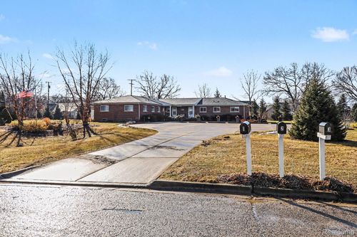 27036 Sandy Hill Ln, New Hudson, MI, 48165-8702 | Card Image