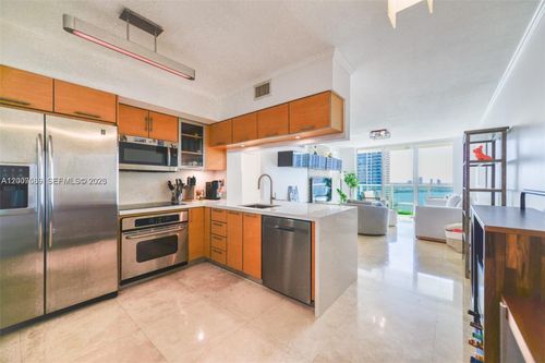 3002-31 Se 5th St, Miami, FL, 33131-2525 | Card Image