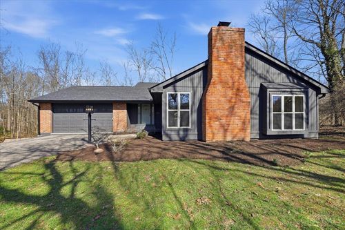 984 Woodcreek Dr, Milford, OH, 45150-1560 | Card Image