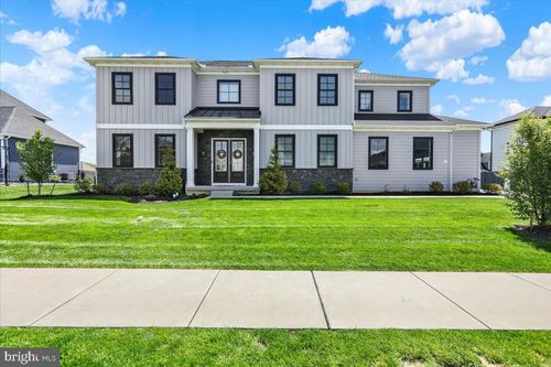 658 Fleetwood Dr, Lititz, PA, 17543-6612 | Card Image