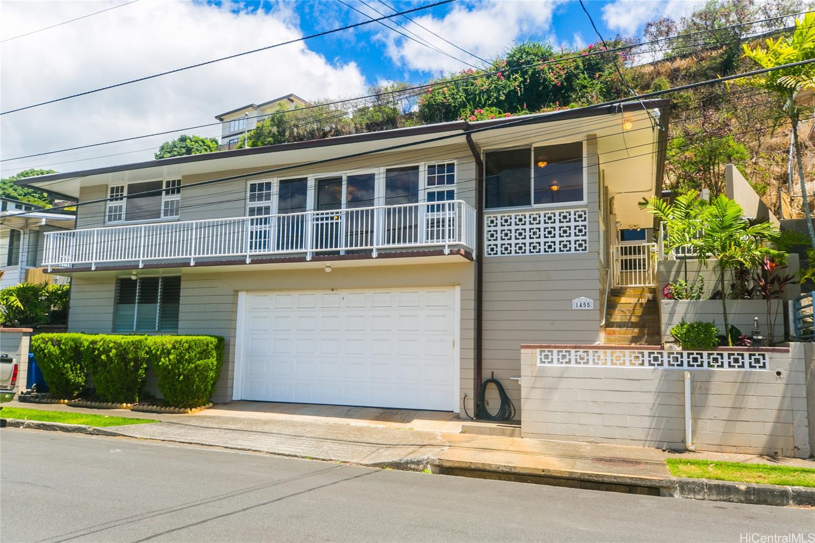 Mahiole St, Honolulu, HI 96819