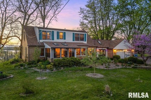 111 S Barrington Dr, Hampton, IL, 61256-9642 | Card Image