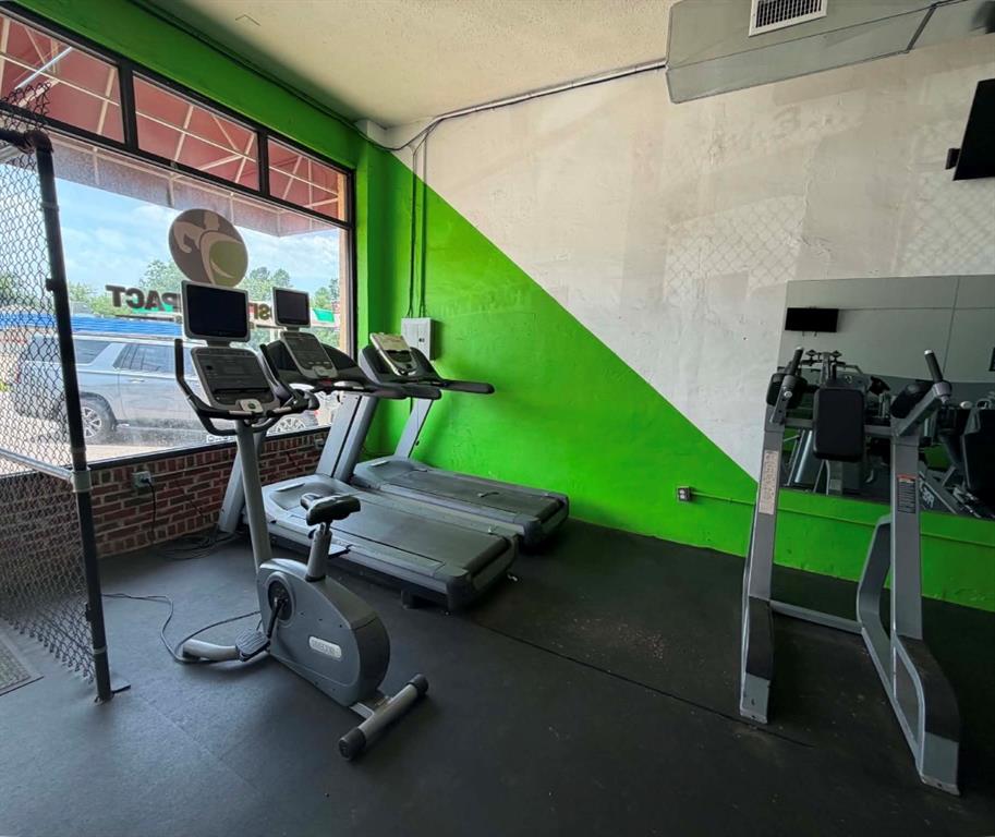 413 W Broadway Ave, McLoud, OK 74851