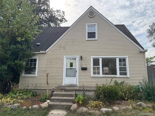 79 W Rowland Ave, Madison Heights, MI, 48071-3931 | Card Image