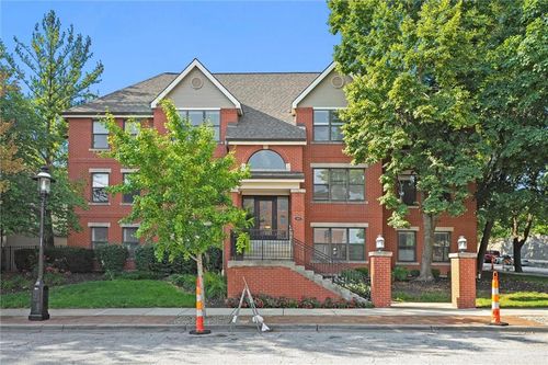 445 W 9th St, Kansas City, MO, 64105-1749 | Card Image