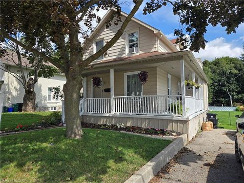 841 Duke St, Cambridge, ON, N3H3T8 | Card Image